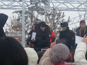 ChaeJin с фанаткой!