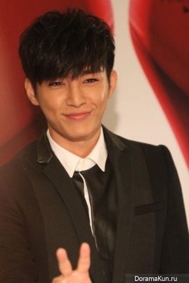 Aaron Yan