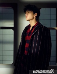 Yang Yang для Men’s UNO October 2016