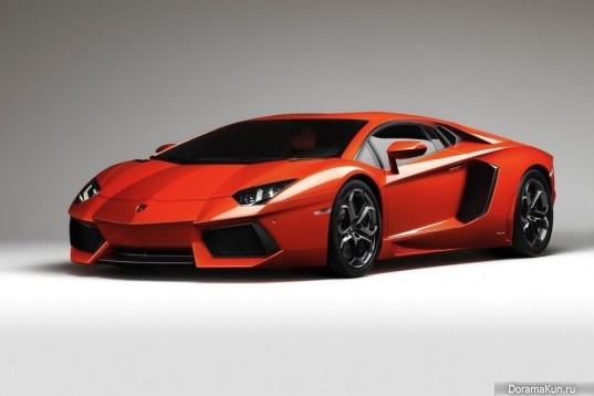 Машина Минзи из 2NE1 (Lamborghini) Машина Минзи из 2NE1 (Lamborghini)