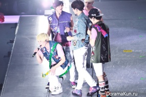 SHINee SHINee