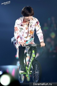 SHINee SHINee