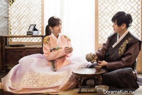 Moon-Hee-Jun_Crayon