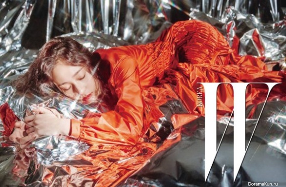 Krystal (f(x)) для W Korea January 2017