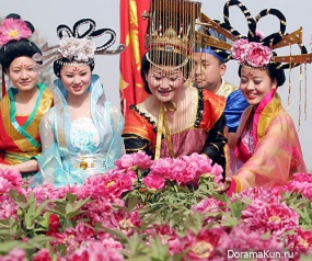 festival of peonies in Luoyang