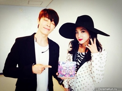 Donghae из Super Junior и Park Sandara из 2NE1 Donghae из Super Junior и Park Sandara из 2NE1