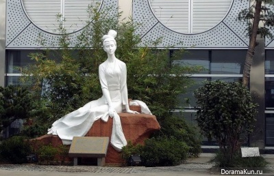 Sculpture of Xi Shi