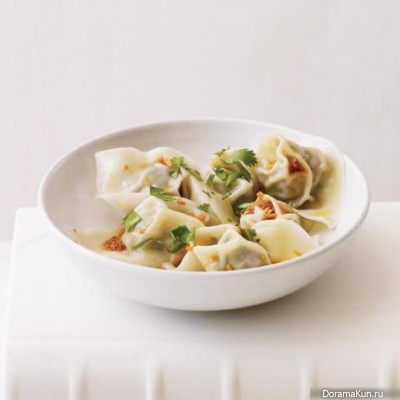 Wonton with pork and spinach