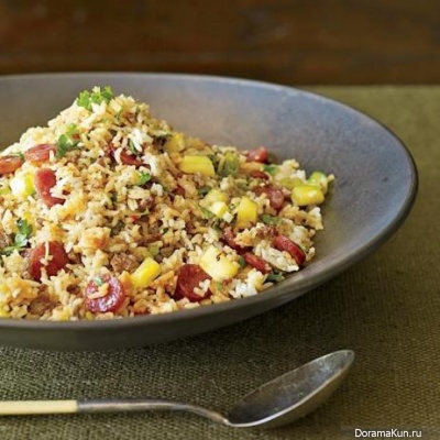 Fried rice with pork and pineapple