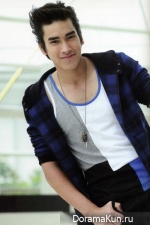 Nadech Kugimiya