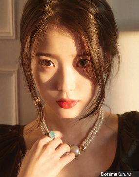 IU