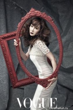 Chae Si Ra для Vogue Korea April 2015