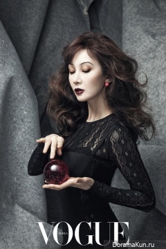 Chae Si Ra для Vogue Korea April 2015