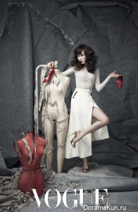 Chae Si Ra для Vogue Korea April 2015