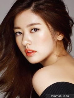 Jung So Min для Cosmopolitan April 2015