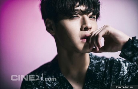 Kang Ha Neul для Cine21 Magazine No.994