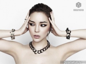 Park Si Yeon для Mzuu 2014 CF