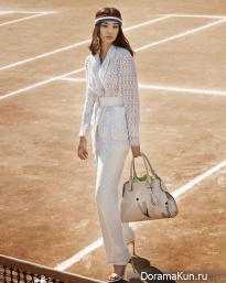Stephanie Lee для Singles April 2015