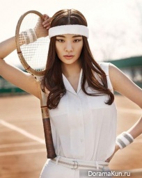 Stephanie Lee для Singles April 2015