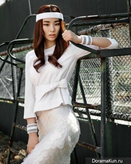 Stephanie Lee для Singles April 2015