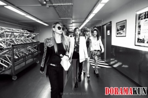 2NE1 для W Korea August 2012