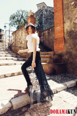 2NE1 для W Korea August 2012