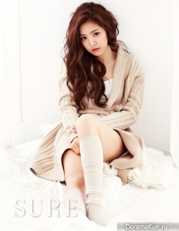 A Pink (Naeun) для SURE Korea October 2013