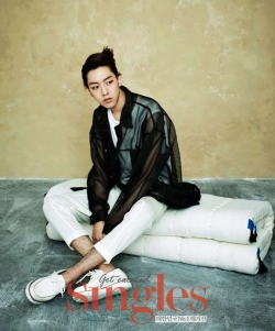 CN Blue's Lee Jung Shin для Singles May 2012