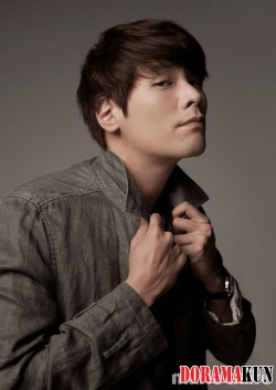 Choi Daniel для Marie Claire Korea August 2012