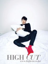 Gong Yoo для High Cut Vol. 42