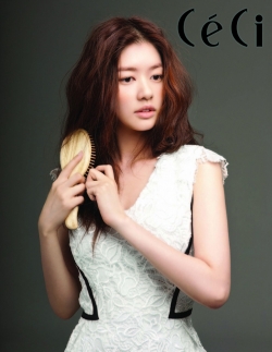Jung So Min для CéCi July 2012
