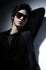 Kim Bum для Singles April 2010