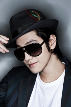 Kim Bum для Singles April 2010
