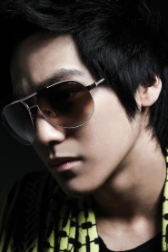 Kim Bum для Singles April 2010