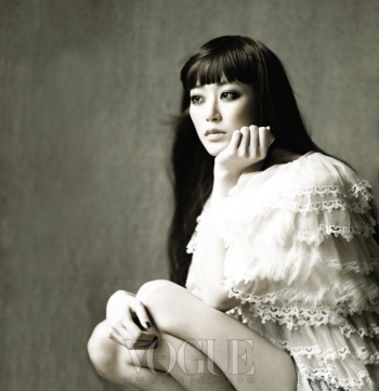 Kim Hyo Jin для Vogue Korea August 2011