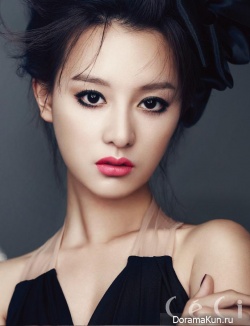 Kim Ji Won для CeCi December 2013