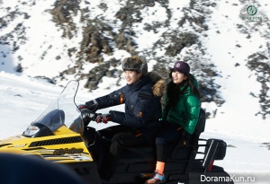 Kim Soo Hyun, Suzy для High Cut Vol. 88 Extra 2