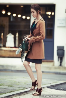 Lee Da Hae для Arnaldo Bassini Fall 2012 Ads