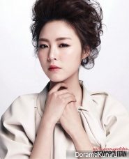 Lee Yeon Hee для Cosmo Beauty February 2013 Extra