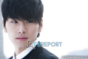 Lee Yi Kyung для TV Report Korea 2013