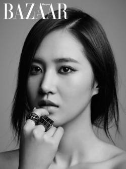 SNSDs Yuri для Harpers Bazaar Korea July 2012