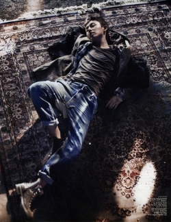 Yoo Ah In для W Korea October 2011
