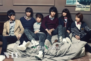 CN Blue, Yoon Si Yoon для NII Fall 2010 Catalogue
