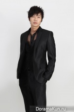 Ji Hyun Woo