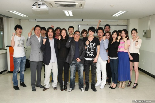 Kim Jae Joong, Song Ji Hyo Для Jackals Are Coming (Movie)
