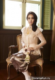 Min Peechaya Для WE Magazine, Nov. 2011