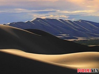 Самая большая пустыня Азии