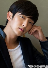 Фото Ли Джун Ки для интервью TheStar