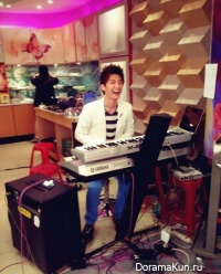 Aaron Yan