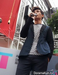 Aaron Yan